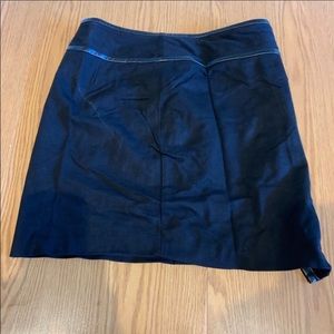 Women’s 8 White House/Black Market black skirt